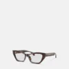 Charakterystyczne okulary w stylu „kocich oczu”