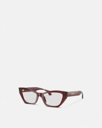 Charakterystyczne okulary w stylu „kocich oczu”
