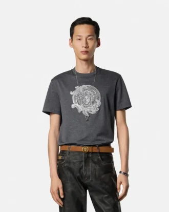 Haftowana koszulka slim fit z bawełnianego dżerseju